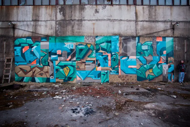 Саша Tomar – Стены 24